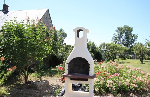 Ceaux Cottage | Family Home with Garden Near Mont St Michel - 3BR, 2BA, WiFi, Baby Gear, Linens Included