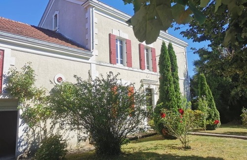 Chassaignes House | Family home with swimming pool in wooded grounds