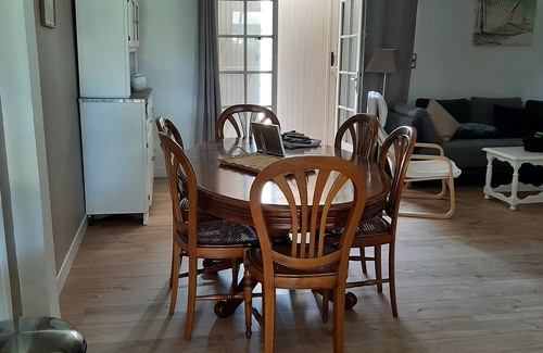 Tosse House | Family home with swimming pool close to beaches, lakes and cycle paths.