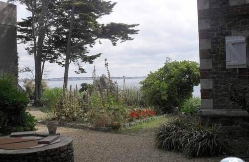 Le Pouliguen Villa | Family house 'feet in the water' in Le Pouliguen facing the bay of La