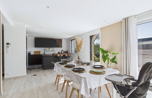 Plouguerneau Villa | Family house for 7 people 150m from the sea