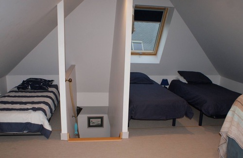 Tredrez-Locquemeau House | family house, sleeps 4 to 5, renovated, 5 minutes from the beach walk by footpath