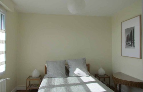 Dieppe Cottage | Family house in Dieppe with garden, sea view, garage, and internet