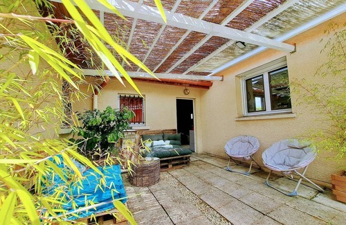 Castets House | Family house sleeps 9 with above ground swimming pool