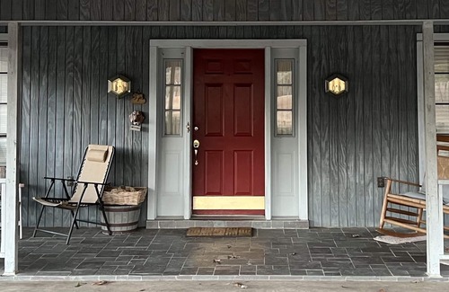 Starkville House | Family House spaciously sleeps 12+/5 bedrooms/3.5 baths/near MSU & downtown