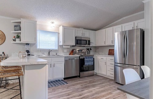 Falls of Rough House | Family Lake Cabin @ Rough River W/Deck & Driveway