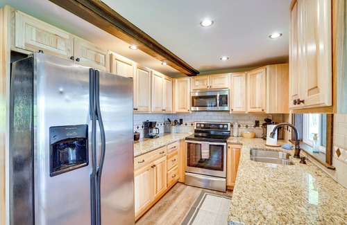 Tully Cottage | Family Lake & Ski House w/Paddleboards & Fire Pit