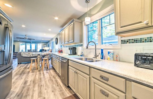 Higgins Lake House | Family Lakefront Retreat Fish, Boat and Hike!