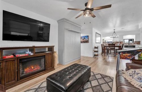 Lantana Apartment | Family Luxury Rentals - 1115
