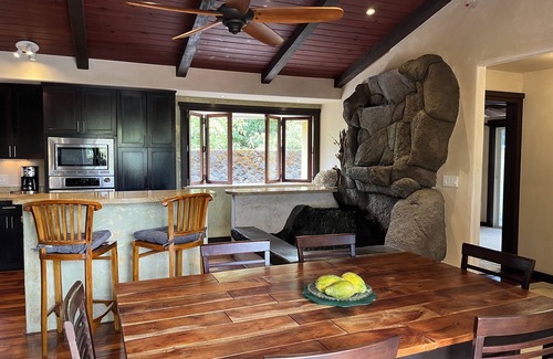 Keaukaha Villa | Family luxury villa w/Pool Hilo — 5 min from the beach!