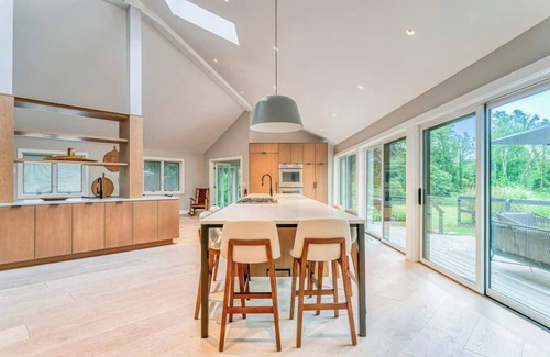 Hurley House | Family Manor w Pickleball, Pool, Hot Tub, Fire Pit, Game Room