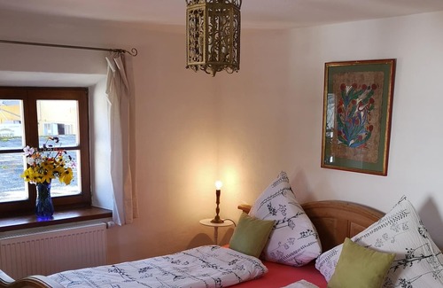 Traunstein House | Family oasis "Haus am Mühlbach" with its own garden in the center of Traunstein