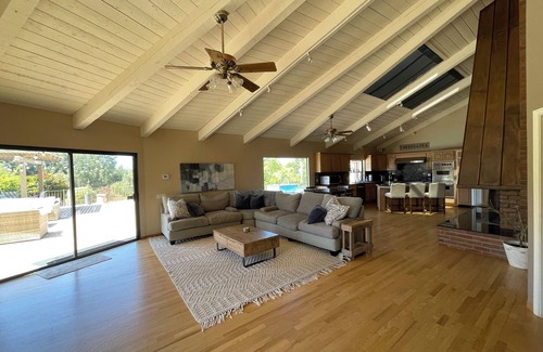 Covenant House | Family ranch w/luxurious pool, spa & landscaping plus horse lodging!