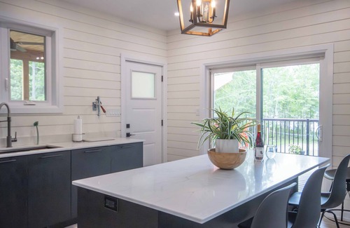 Madawaska Valley House | Family Retreat w/hot tub, game room + Winter fun