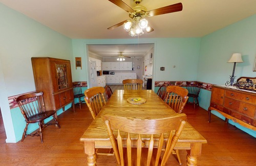 Gaines Resort | Family Retreat walk to Pine Creek to fish/canoe/kayak or hike PA Grand Canyon