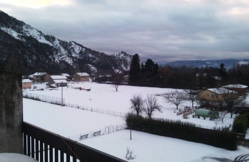 Veynes Apartment | Family room in the mountains close to the lake and town center