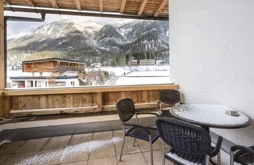 Achenkirch House | Family room, shower, WC, terrace - Hotel Acherl