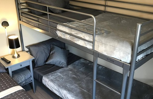 Frampton Hotel | Family room with 3 beds (sleeps 4) on grond floor.