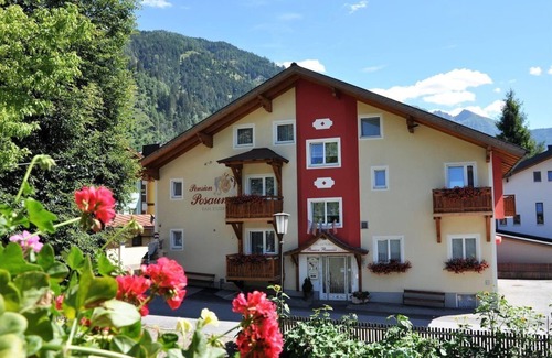 Dorfgastein Cottage | Family room with shower, WC - trombone, pension