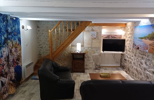 Le Gua Bed & Breakfast | Family-run B&B, Océane, with heated pool near Royan.