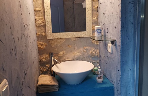 Le Gua Bed & Breakfast | Family-run B&B, Océane, with heated pool near Royan.