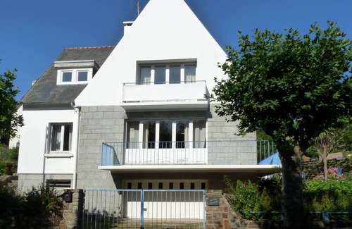 Crozon Villa | Family seaside villa 30 meters from Morgat beach, for 10 people