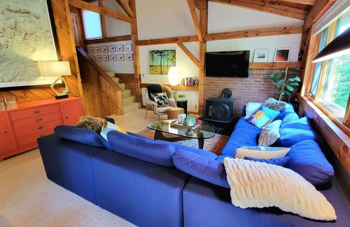 Carrabassett Valley Condo | Family-sized condo, top unit - easy walk to the slopes.