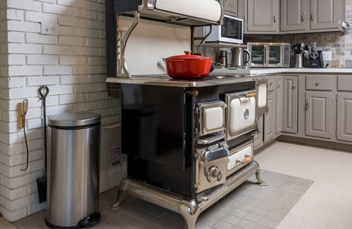 Charlevoix House | Family-sized house in the woods, 5 min to lake Michigan