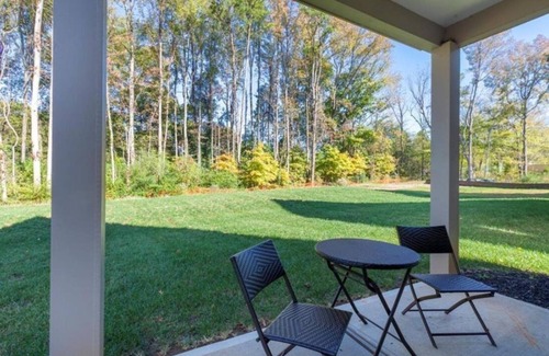 Sugar Creek House | Family-style Scandinavian-designed home sleeps 10