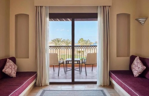 El Quseir Resort | Family Time Redefined | 3 Sea-view Rooms w/Spa, Sports & Waterpark Access