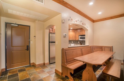 Midway Villa | Family Vacation~Heated In/Out Pool, Tubing & Ice Skating Villa 1058