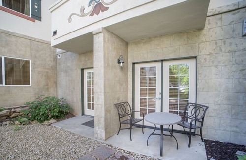 Midway Villa | Family Vacation~Heated In/Out Pool, Tubing & Ice Skating Villa 1058