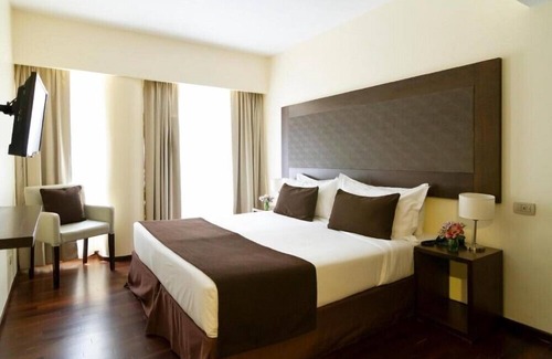 El Centro Hotel | Family Vacations 2BR Condo Buenos Aires Park Royal