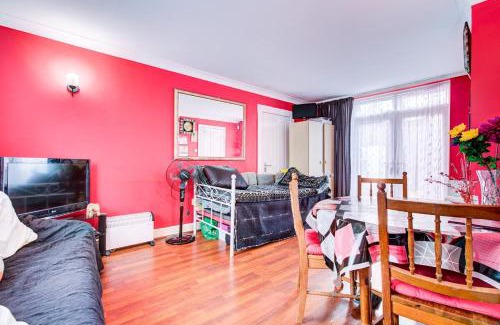 Higham Hill Apartment | Family Villa two bedroom