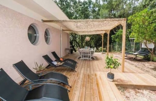 Soulac-sur-Mer Villa | Family villa with direct beach access
