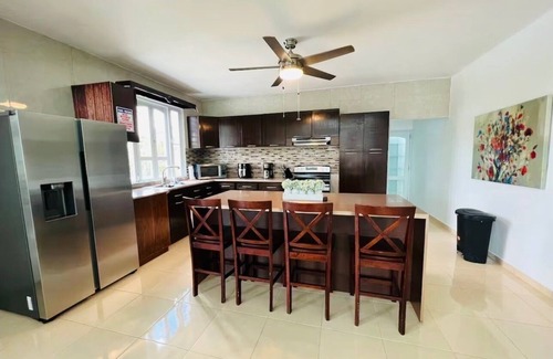 Canovanas House | Famous country villa with pool, billar and movie room