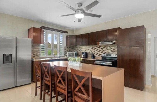 Canovanas House | Famous country villa with pool, billar and movie room