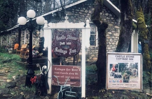 Castella Cottage | Famous fully furnished castle stone inn in nor cal