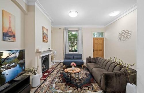 Ultimo House | Fancy 4 BR House with Parking - ICC&Darling Harbour-8 mins walk