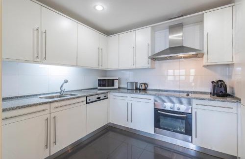 Olivais Apartment | Fancy Apartment W/Metro at Doorstep by LovelyStay