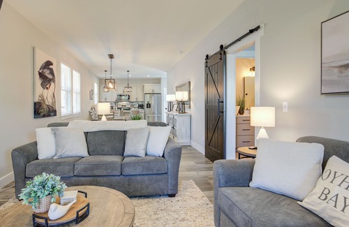 Ocean Shores House | Fancy Finish Cottage - Oyhut Bay Seaside Village