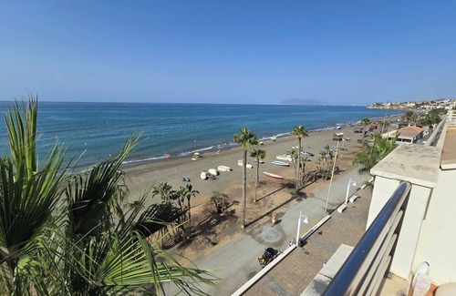 Rincon de la Victoria Apartment | Fantastic penthouse directly at the beachfront