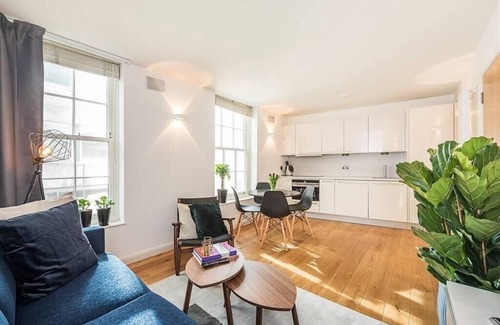 London City Centre Condo | Fantastic 1 Bedroom Flat Leicester Square West End