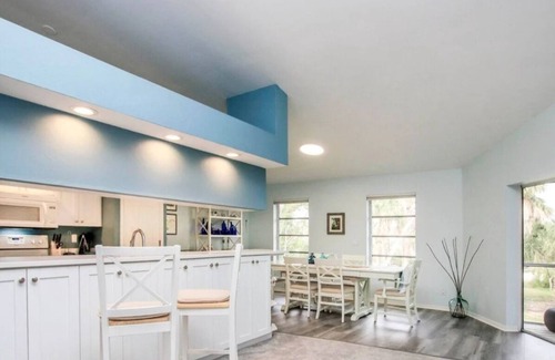 Sanibel House | Fantastic 3-bedroom beach house-Sanibel-monthly rentals only-between January>May