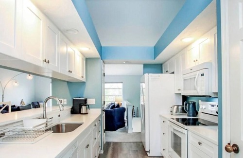 Sanibel House | Fantastic 3-bedroom beach house-Sanibel-monthly rentals only-between January>May