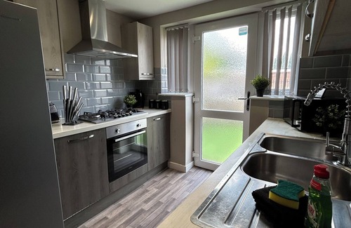 Hull House | Fantastic 5-bedroom house with WiFi in Kingston upon Hull