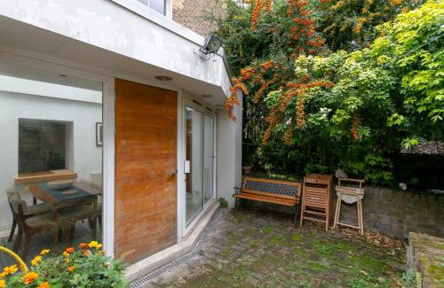 Finsbury Park Apartment | Fantastic and Bright 1 Bedroom Garden Flat