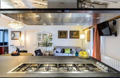 Figueres Apartment | Fantastic apartment JM 1: Attic with charm, character and harmony