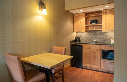 Banff Condo | Fantastic Banff Getaway with Incredible Hot Pools