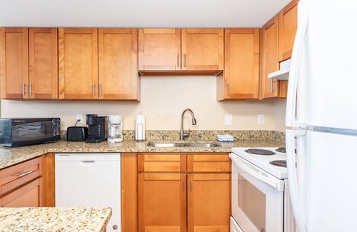 Midtown Ocean City Condo | Fantastic Bay Views! 2BR Condo NEWLY UPDATED!
